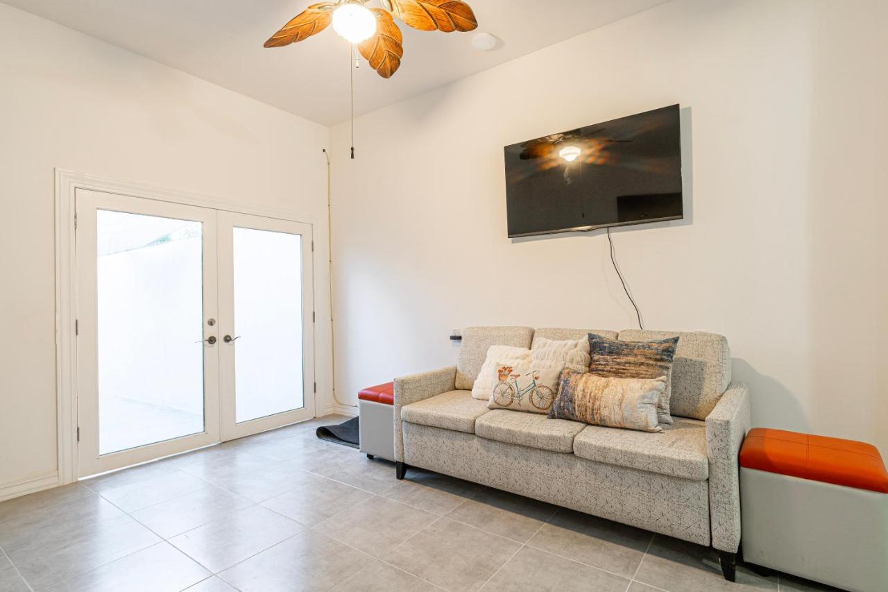 2 Br/ 1 Ba Home, Sleeps 10, 1 Min Walk To Rosarito Beach Buitenkant foto