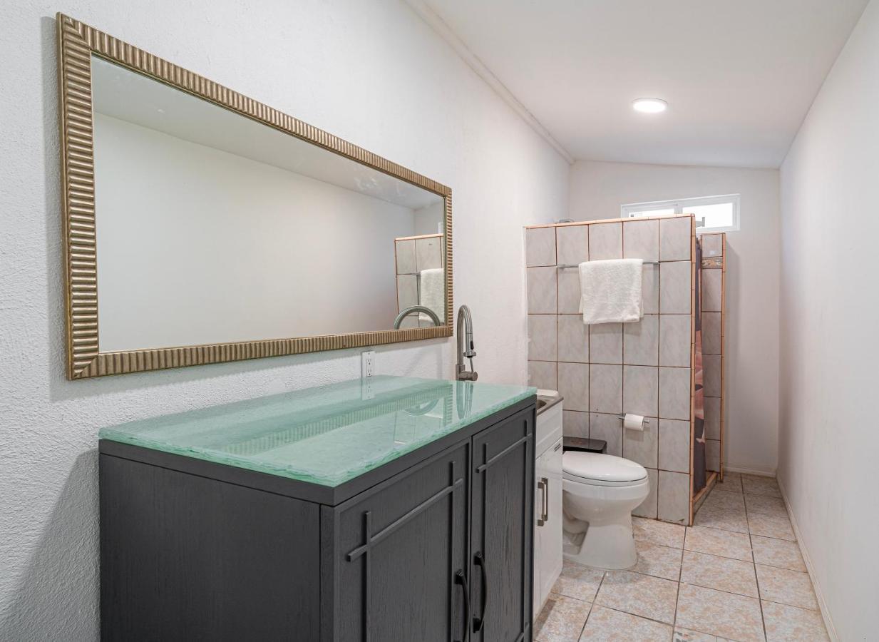 2 Br/ 1 Ba Home, Sleeps 10, 1 Min Walk To Rosarito Beach Buitenkant foto